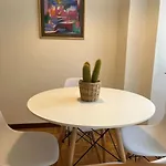 Acogedor Y Soleado Recién Amueblado En Apartamento *